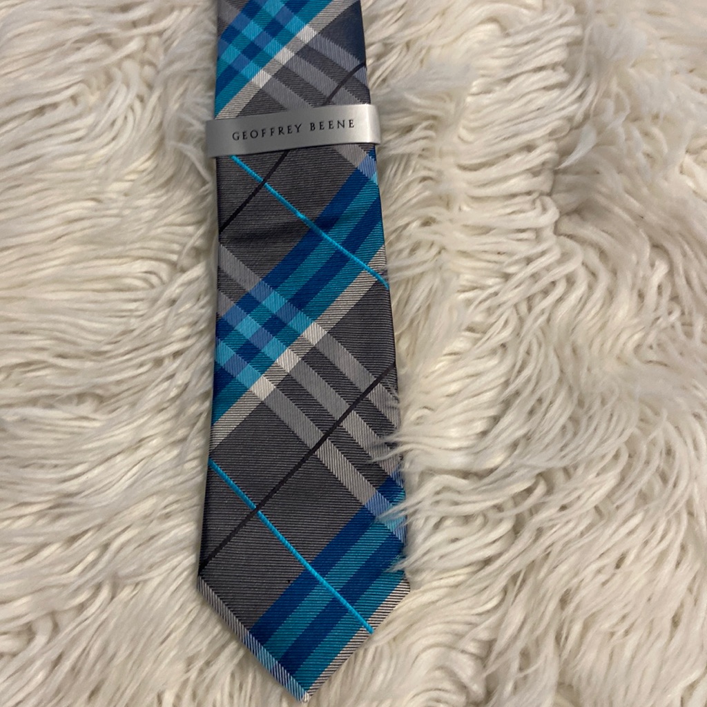 Geoffrey Beene Man Tie Brand New Length 57 Color Blue And Gray Geoffrey Beene Man Tie Brand New Length 57 Color Blue And Gray